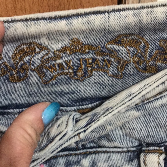 Acid wash high waist distressed Wax Jean - Picture 7 of 7